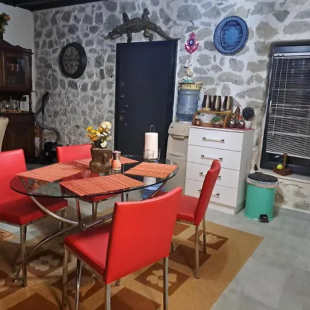 Chalé Ciftlik Ve Dag Evi - Canerbey
